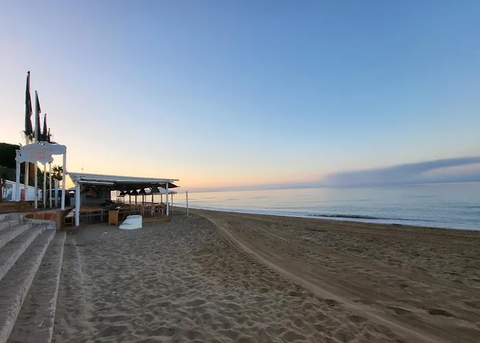The Marbella Beach House - 4Min Walk To The Sea
