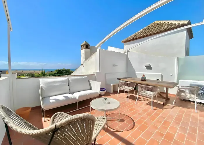 The Marbella Beach House - 4Min Walk To The Sea
