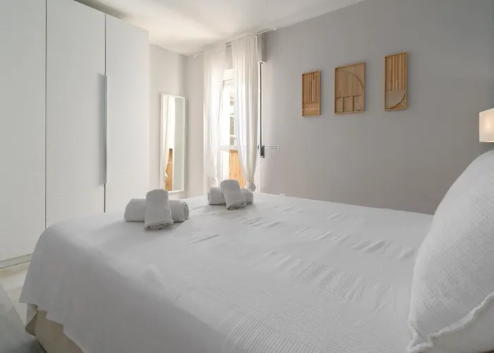 The Marbella Beach House - 4Min Walk To The Sea